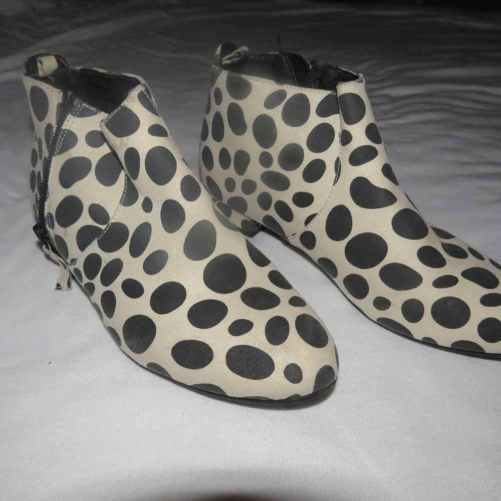 Joe Fresh Booties  Size 4  USED